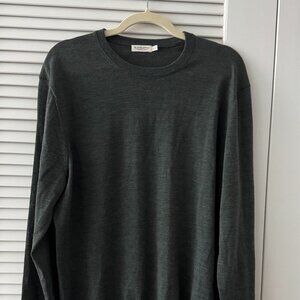 Merino Crewneck sweater new condition
